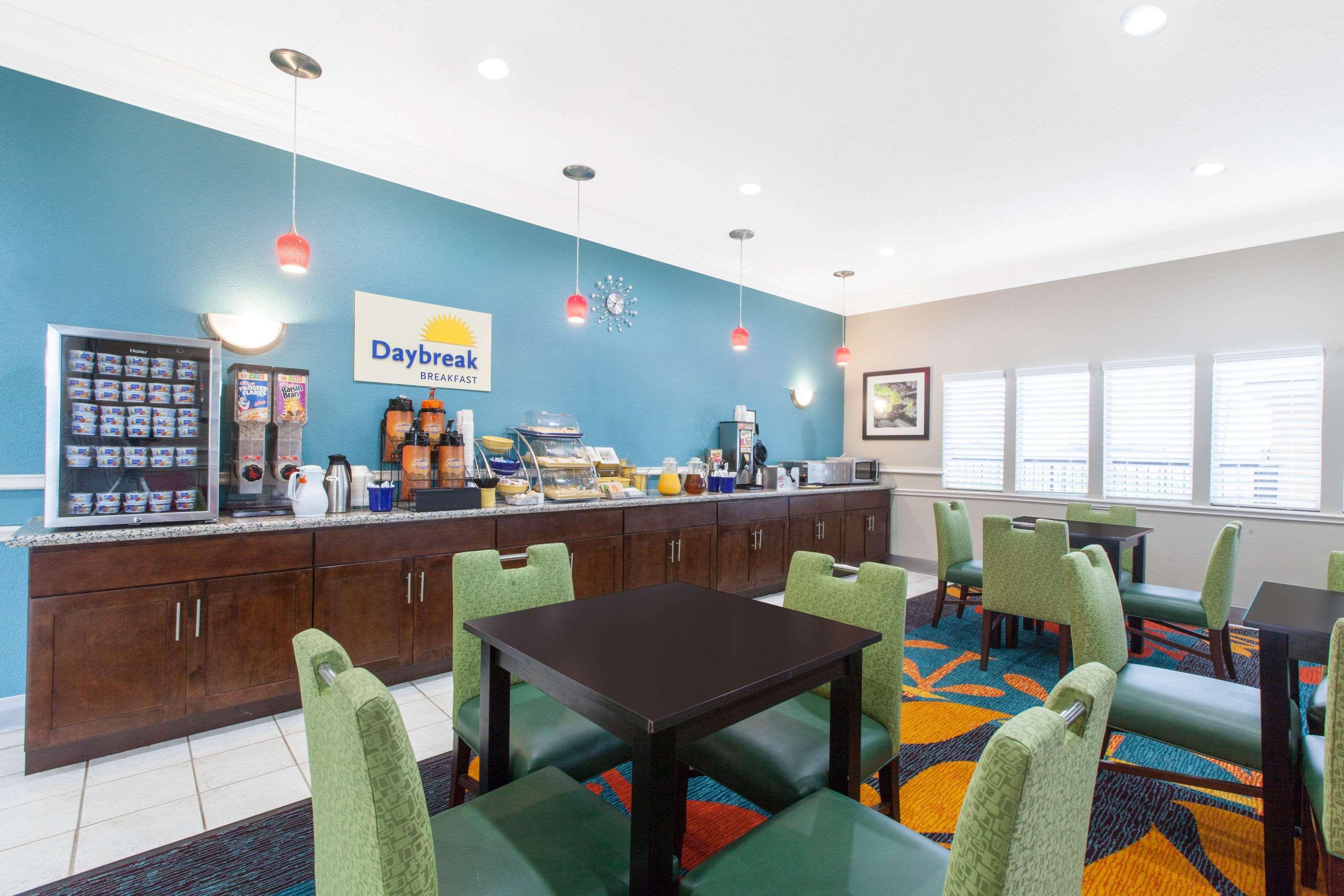 Days Inn By Wyndham Ennis Ngoại thất bức ảnh