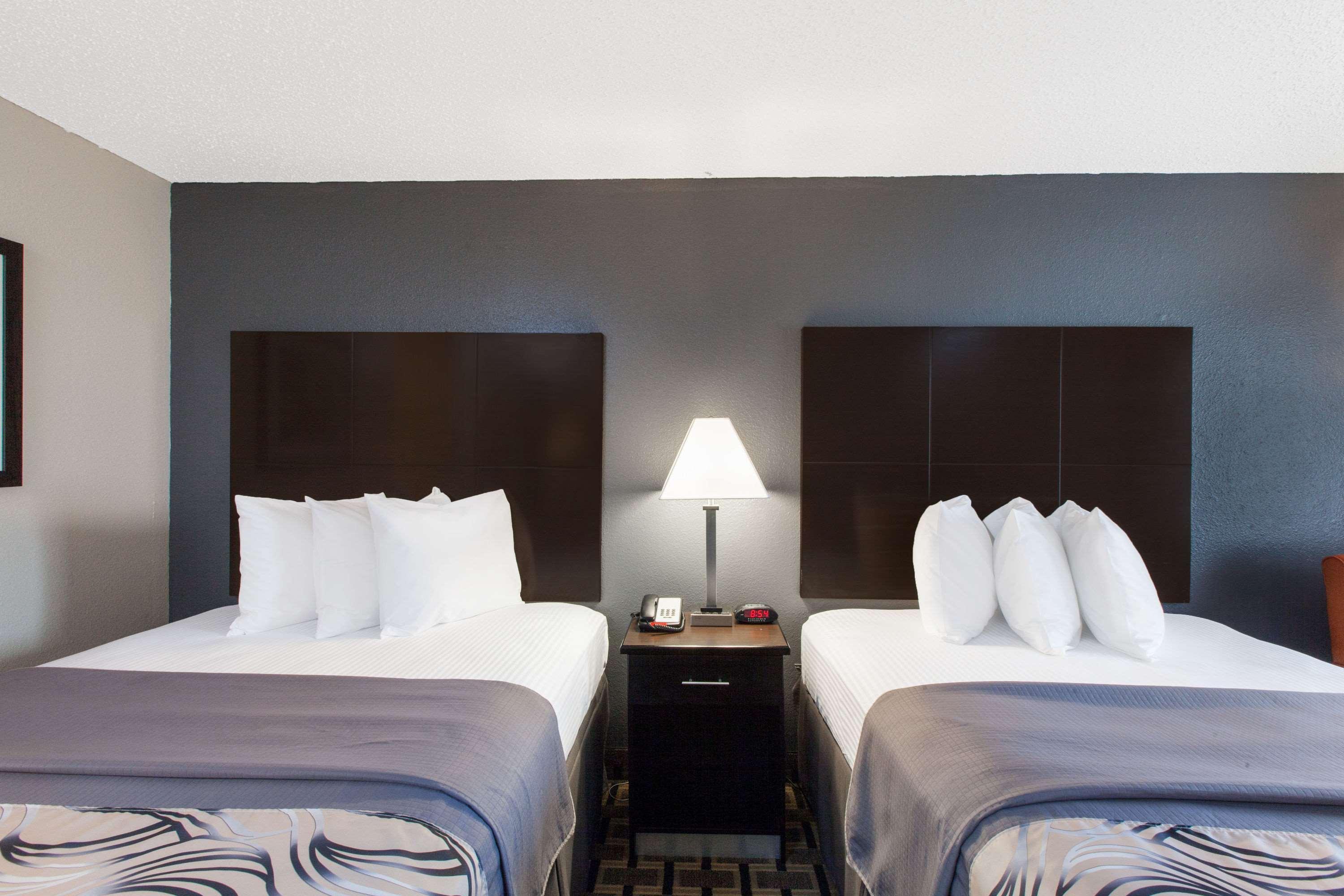 Days Inn By Wyndham Ennis Ngoại thất bức ảnh